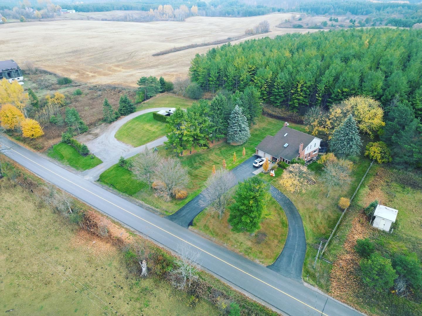 2089 Concession 3 Goodwood , Ont The Dolphin Team